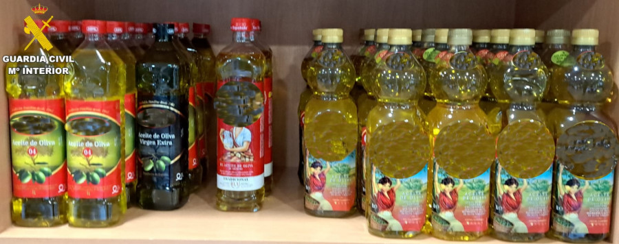 Investigan a un vecino de A Coruña y otro de Oleiros por robar aceite en supermercados de Sada