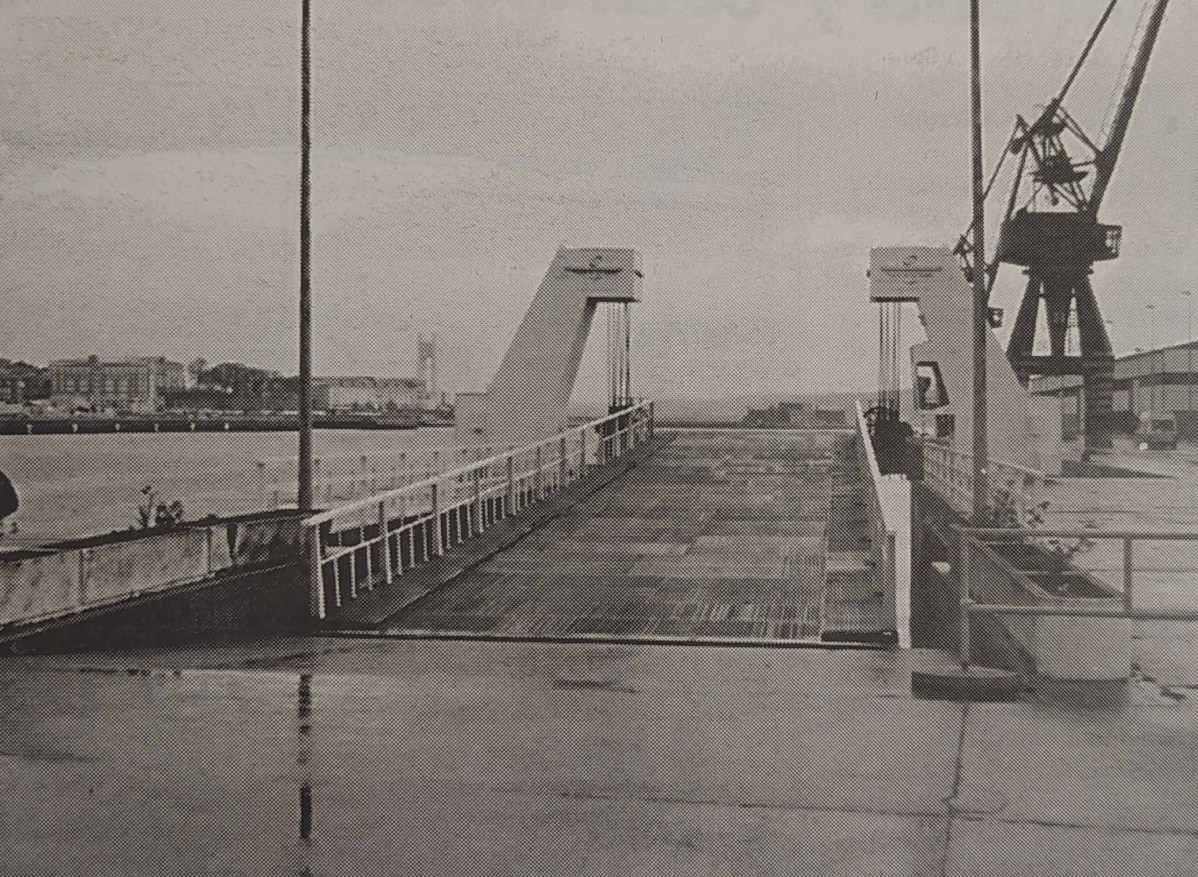 Muelle ferry 1999