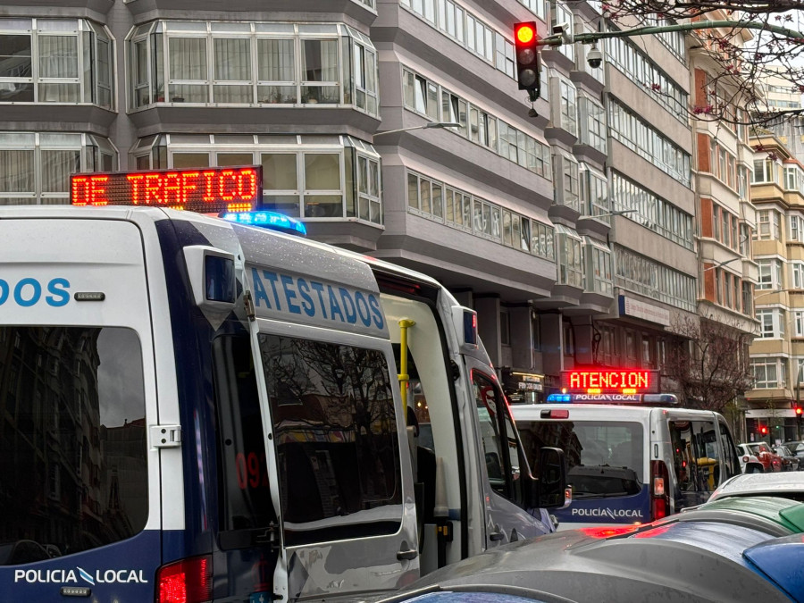 Ingresado un menor de edad que cruzó en rojo la calle de Juan Flórez