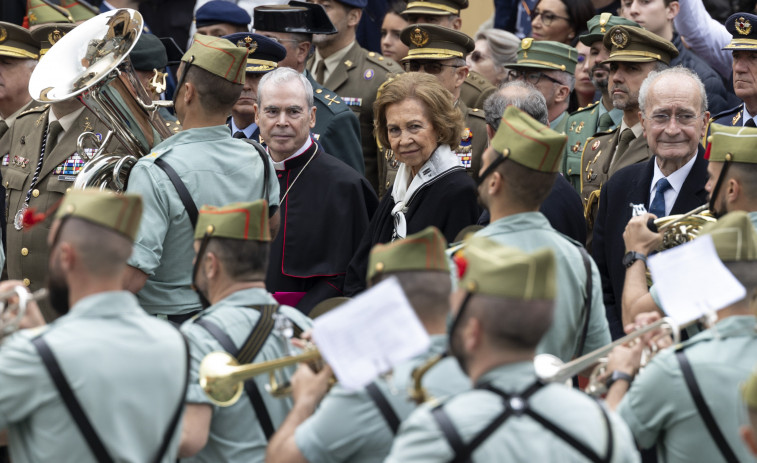 La reina Sofía disfruta de la gastronomía malagueña en un popular chiringuito playero
