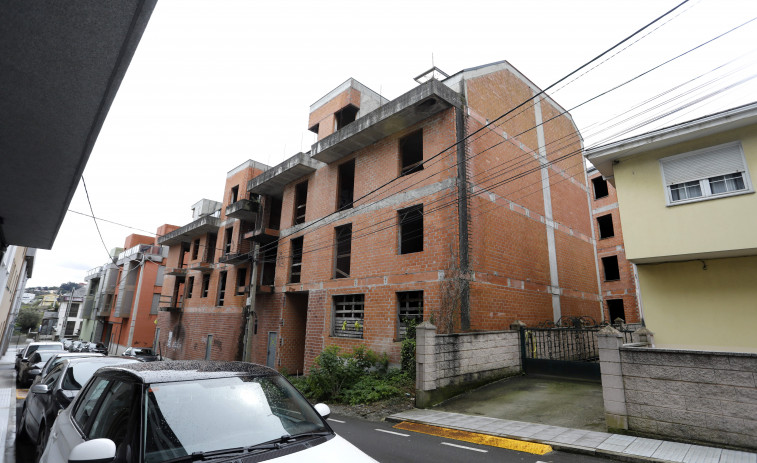 Notificado a la propiedad el derribo forzoso del esqueleto de O Martinete