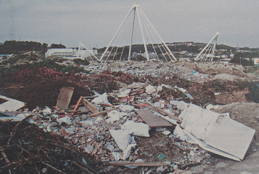 Hace 25 años | A Zapateira, Feáns y San Pedro de Visma, los basureros de A Coruña, y procesión de Os Caladiños