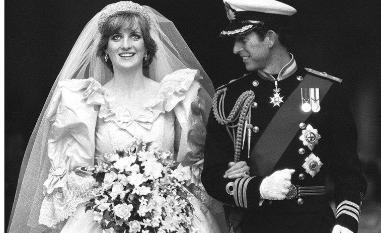 La diseñadora del vestido de novia de Lady Di prepara una versión moderna de ese traje