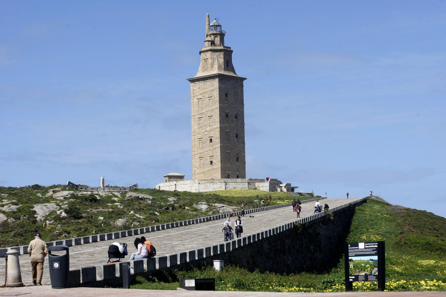 Reportaje | La Torre de Hércules, patrimonio de andaluces y madrileños