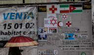 El muro de la conspiración en A Coruña: israelíes, nazis, palestinos y la brújula moral