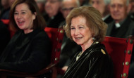 La reina Sofía permanece ingresada en Madrid sin pistas sobre cuándo recibirá el alta