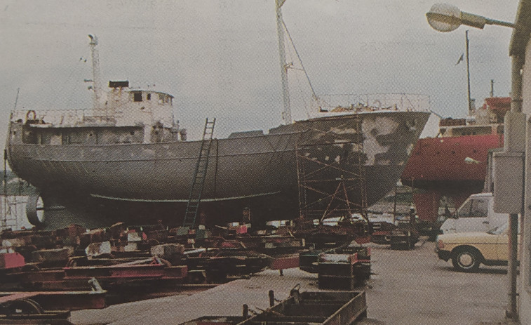 Hace 25 años | Un barco con droga varado en Oza desde 1996 y una coruñesa secretaria gallega del año