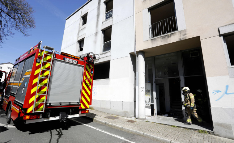 Evacuadas dos personas en A Coruña tras incendiarse su cocina