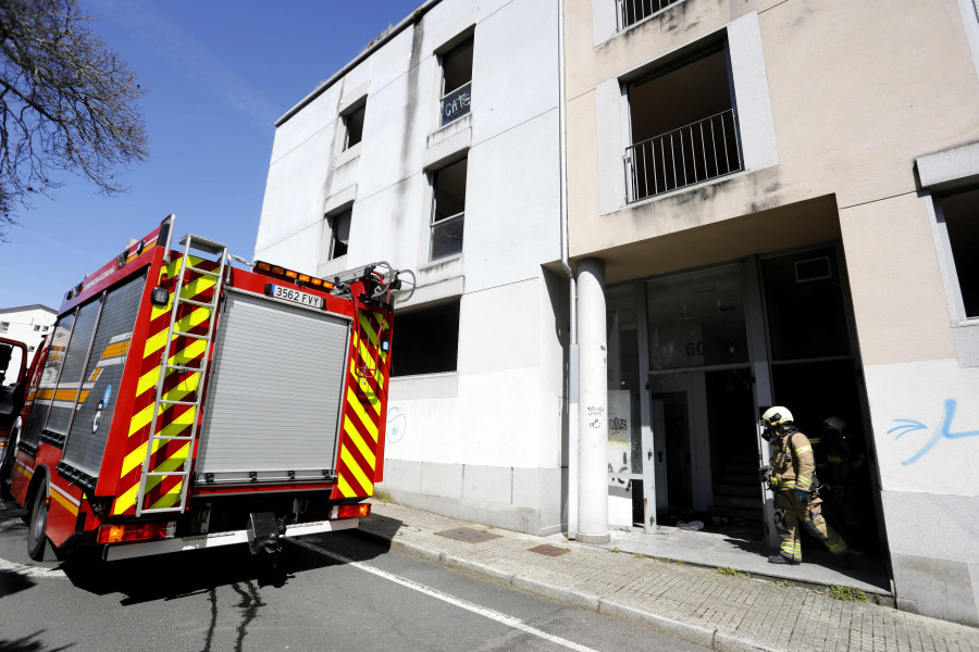 Evacuadas dos personas en A Coruña tras incendiarse su cocina