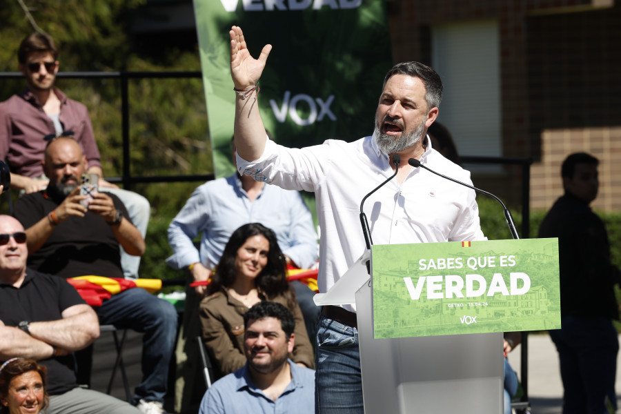 Detenida una persona tras el mitin de Abascal por lanzar un objeto que ha impactado contra un ertzaina