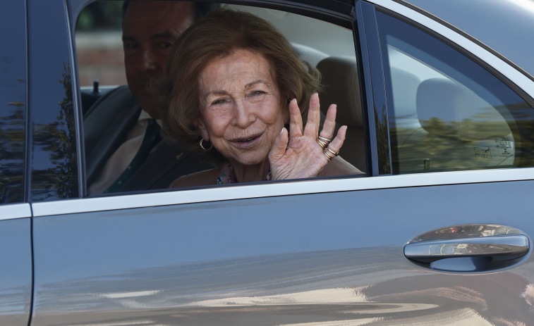 La reina Sofía sale del hospital tras cuatro días ingresada