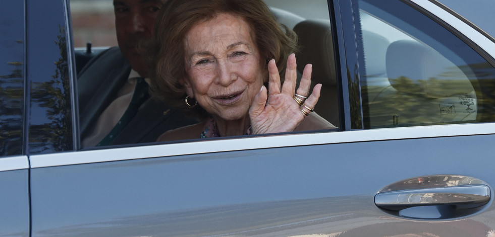 La reina Sofía sale del hospital tras cuatro días ingresada