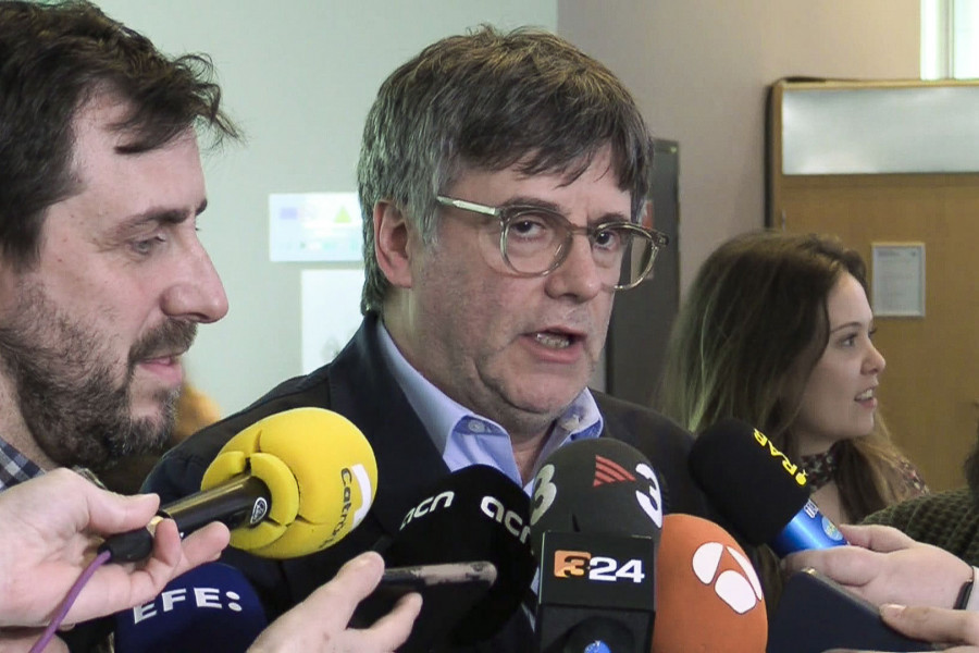 Puigdemont advierte de las "consecuencias" para el Gobierno si Illa pacta con el PP