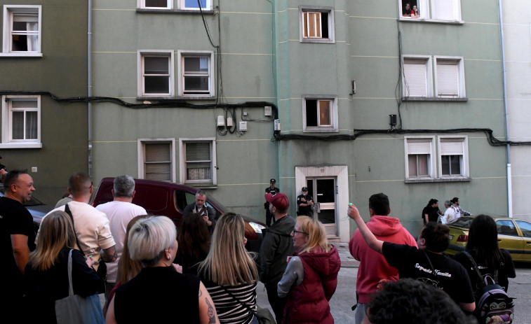 El fenómeno de las caceroladas vecinales se extiende cada  vez más por los barrios de A Coruña