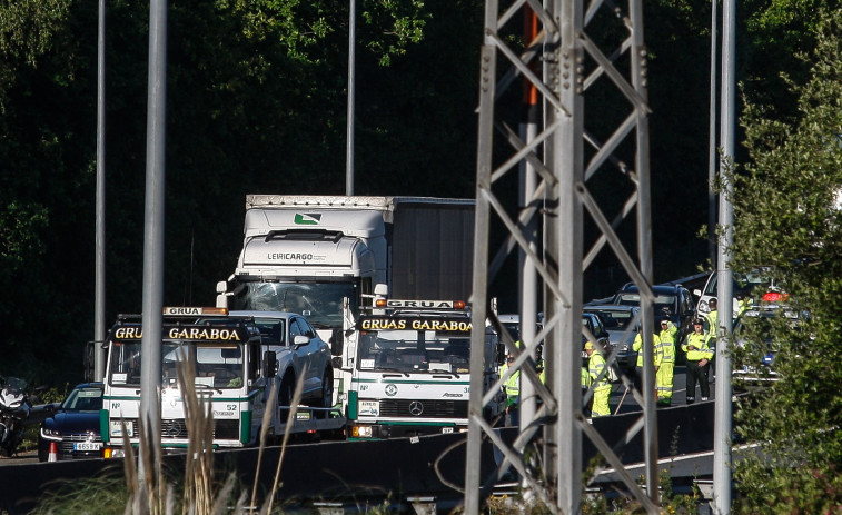 Un accidente causa retenciones de tres kilómetros en la autopista en O Burgo