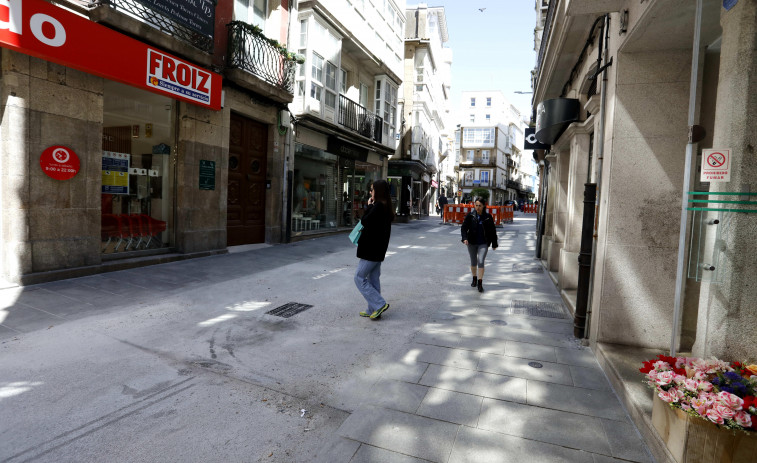 Avanza la reforma de San Andrés, en A Coruña: los peatones ya pueden transitar entre las calles Sol y Torreiro