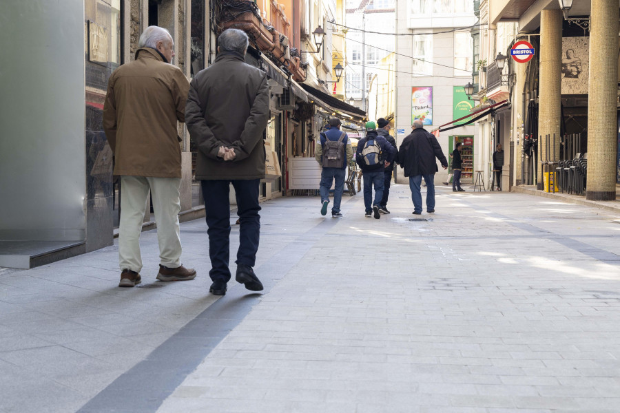 Prisión provisional y sin fianza para los cuatro detenidos por el apuñalamiento en el Orzán de A Coruña