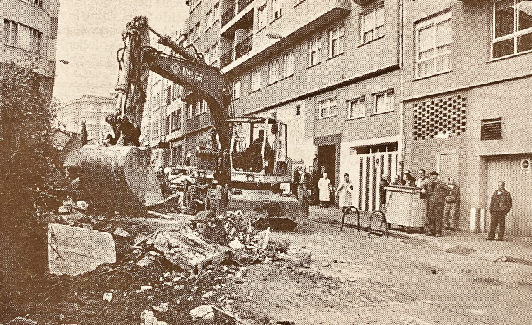 Hace 25 años | De Hiroshima a la Torre y bombas de palenque por un tapón en Os Mallos