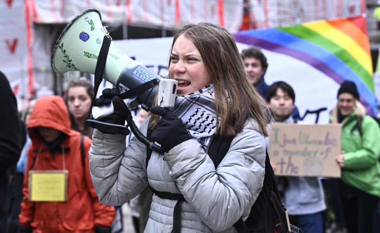 Acusan a la activista Greta Thunberg de desobediencia