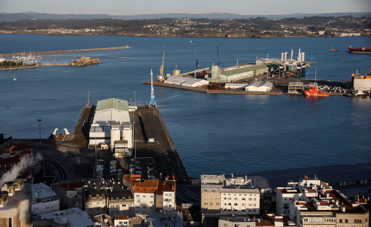 El traslado de la actividad industrial del puerto se iniciará  a mitad de 2026 y durará seis meses