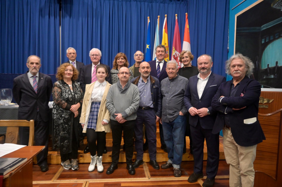 La Casa de León de A Coruña entrega los premios de sus XXIV Certámenes Culturales en el Casino