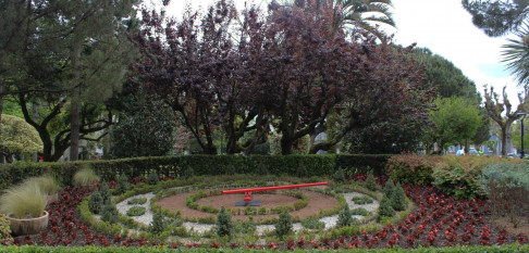 Méndez Núñez estrenará nuevas plantas en la Rosaleda, el estanque y el reloj floral