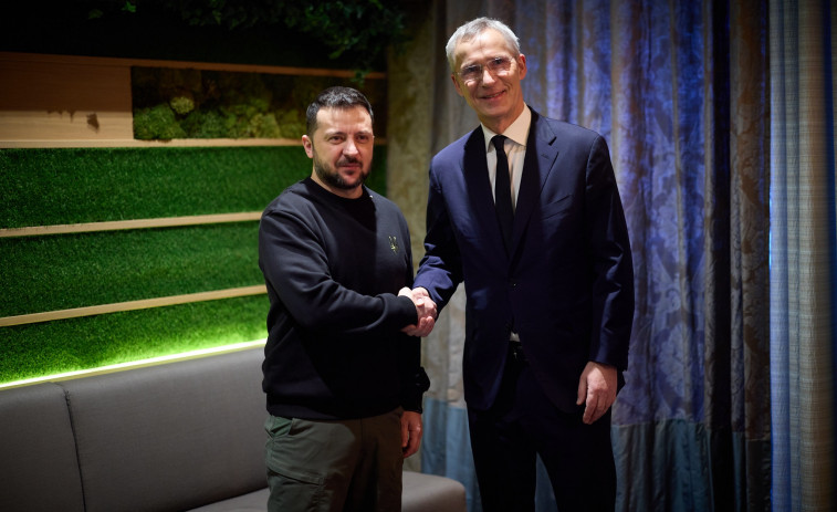 Zelenski y Stoltenberg abordan la creación de un fondo de cien mil millones de euros para Ucrania