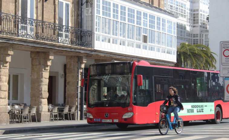 El nuevo contrato del transporte público  no entrará en vigor antes de que expire  la actual concesión