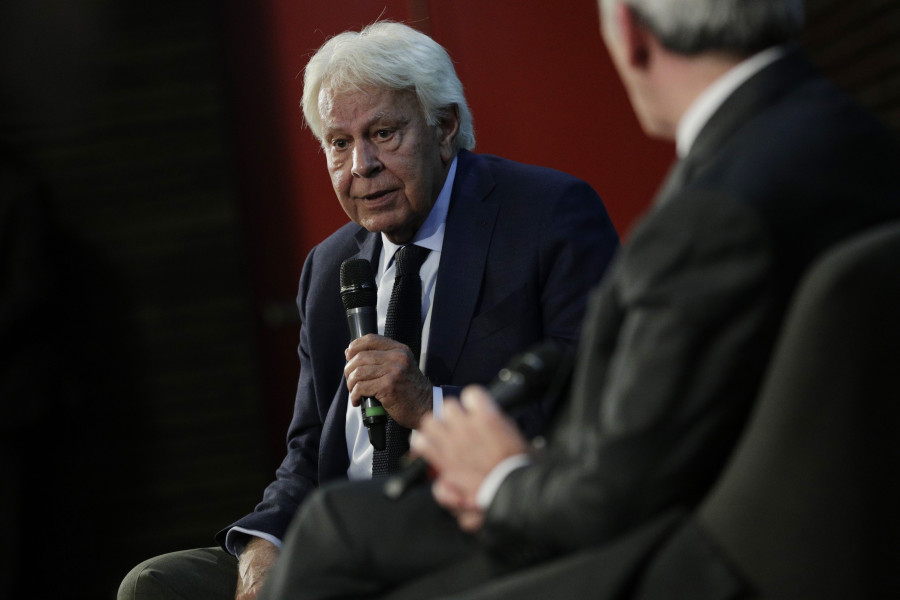 Felipe González ironiza sobre el anuncio de Sánchez de quedarse