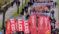 A Coruña se impone a la lluvia y marcha por el empleo en el Primero de Mayo
