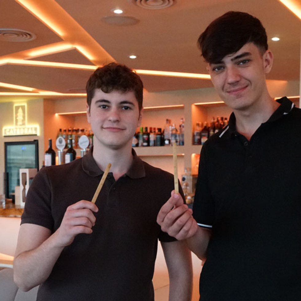 Dos jóvenes malagueños crean unas cucharillas de café comestibles