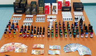 La Guardia Civil descubre que muchos salones de tatuaje de A Coruña usan tinta de contrabando