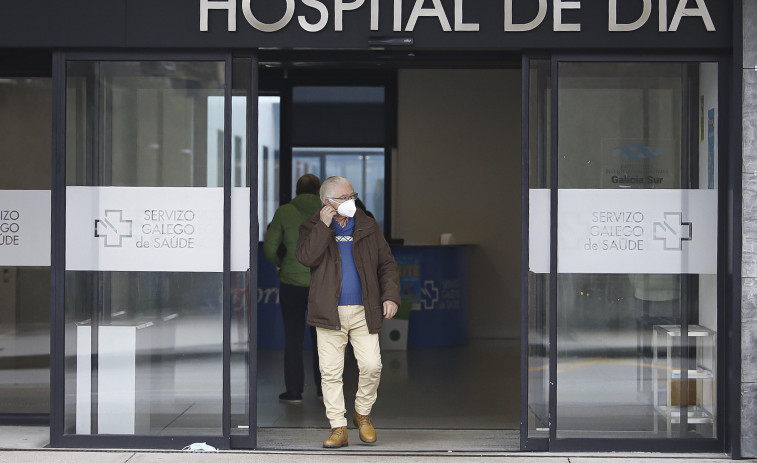 Un operario de 24 años sufre una descarga eléctrica cuando trabajaba en la vía férrea en Redondela