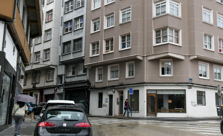 Los vecinos de Os Mallos confían en poner fin a la ‘pesadilla’ del narcopiso de la calle Vizcaya