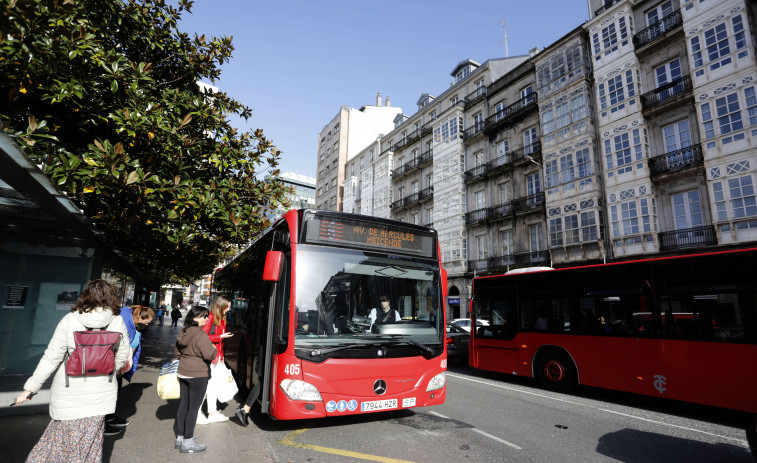 A Coruña será la tercera ciudad gallega con el contrato de autobuses en situación irregular