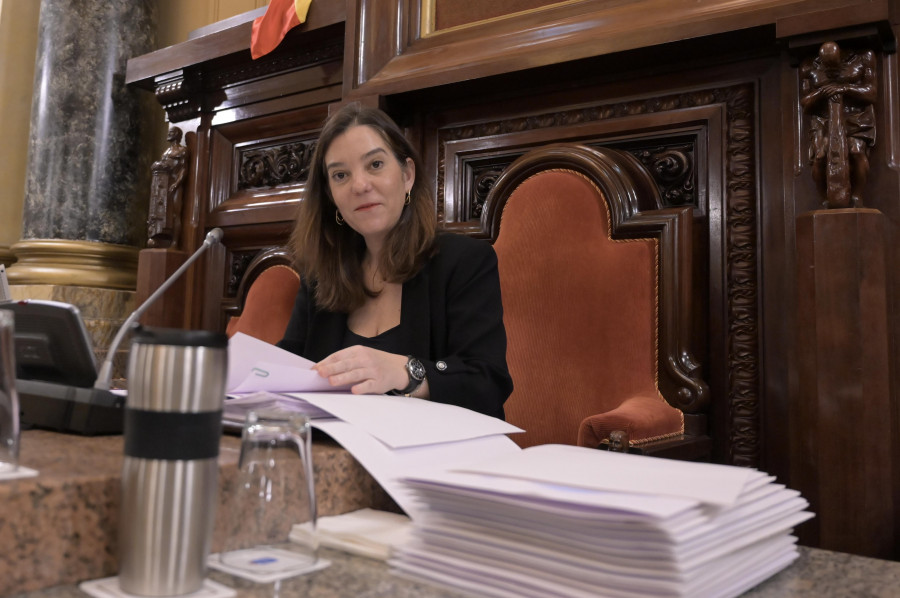 Inés Rey defiende su compromiso "inquebrantable" con A Coruña ante el "ruxe ruxe" que la pone de ministra