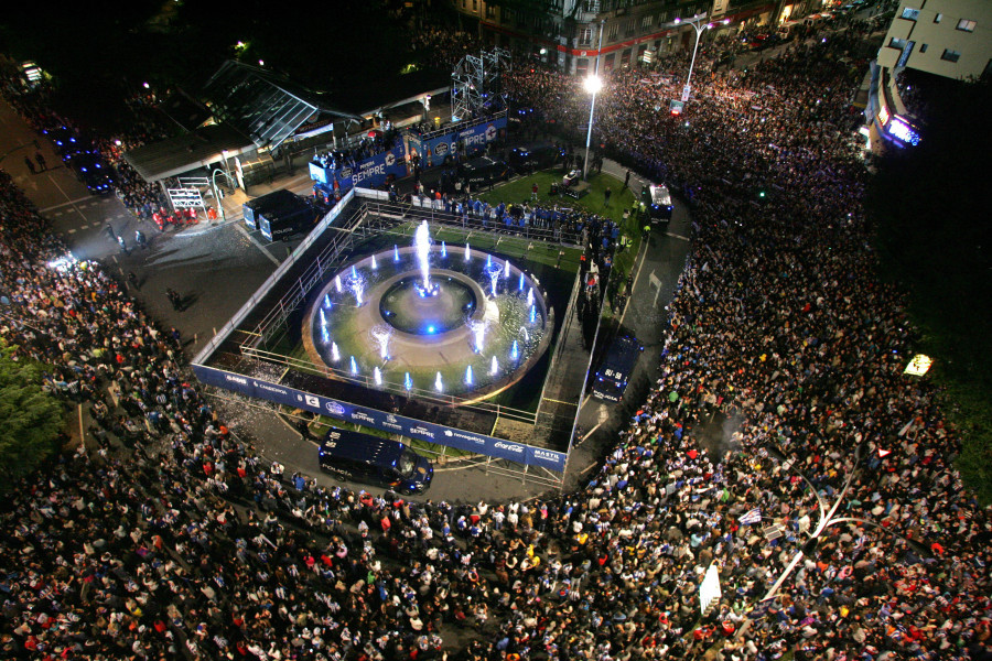 La celebración en la fuente de Cuatro Caminos, en vilo