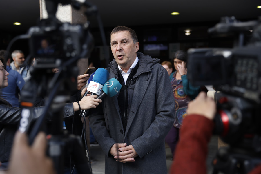 Otegi defiende que hay que dar "una salida a los presos" de ETA por ser "bueno para la convivencia"