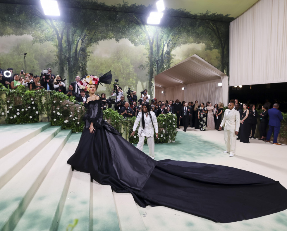 New York (United States), 07/05/2024.- Zendaya arrives on the red carpet for the 2024 Met Gala, the annual benefit for the Metropolitan Museum of Art's Costume Institute, in New York, New York, USA, 0