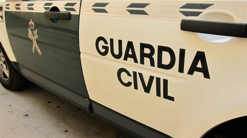 La Guardia Civil desmantela una plantación de marihuana en Oza-Cesuras con un detenido