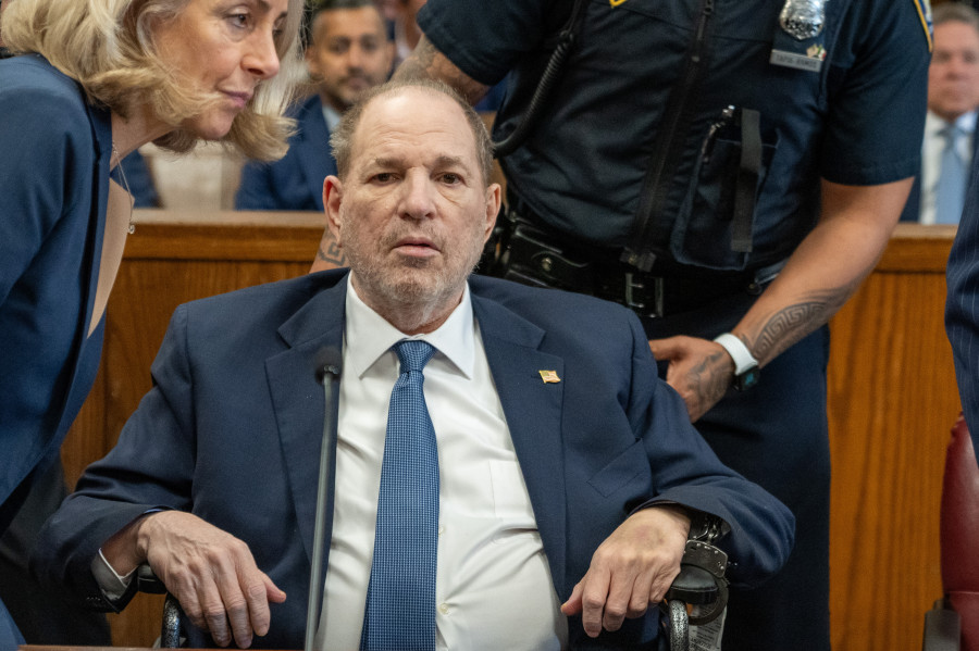 La defensa de Weinstein pide que se quede en prisión por problemas de salud
