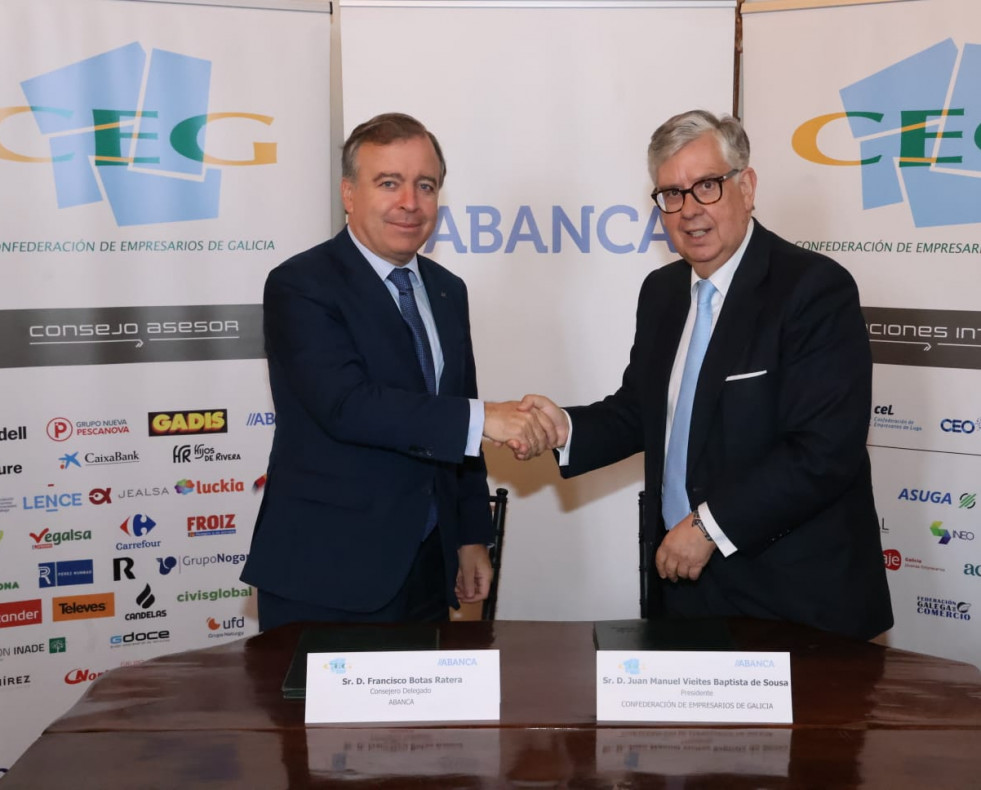 Firma del convenio de Abanca y la CEG