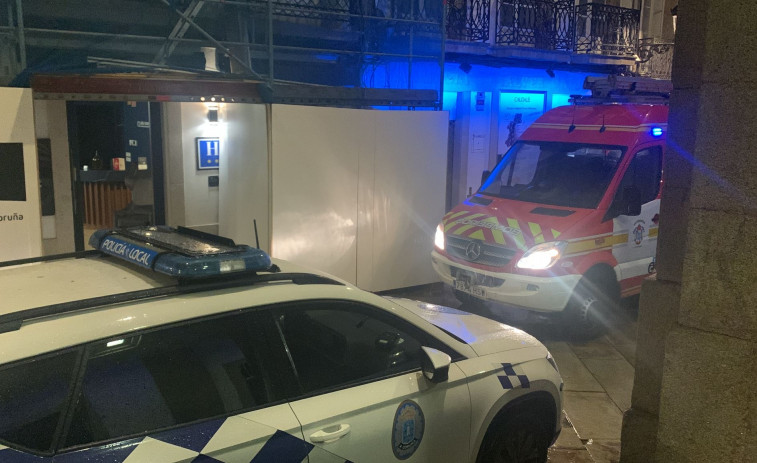 Rescate de emergencia a varias personas atrapadas en un hotel de A Coruña