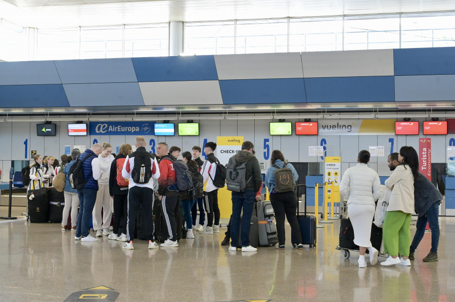 El aeropuerto de A Coruña alcanza el medio millón de pasajeros en los cinco primeros meses del año