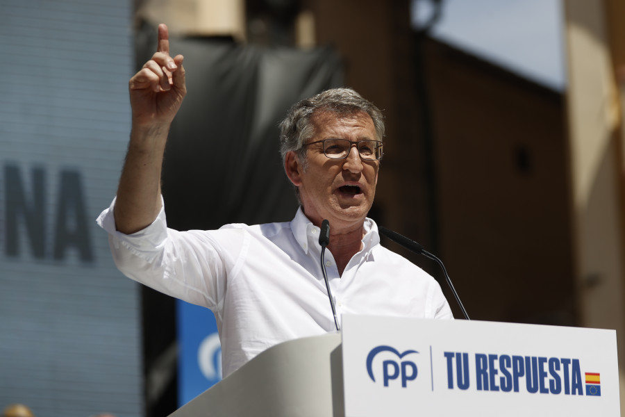 Feijóo llama a derrotar en las europeas al "Gobierno más débil"