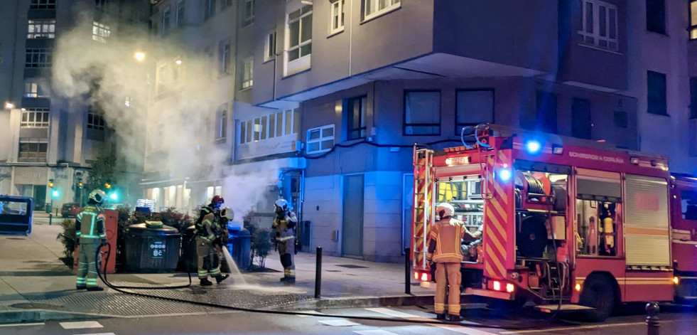 Otra noche de contenedores en llamas en A Coruña