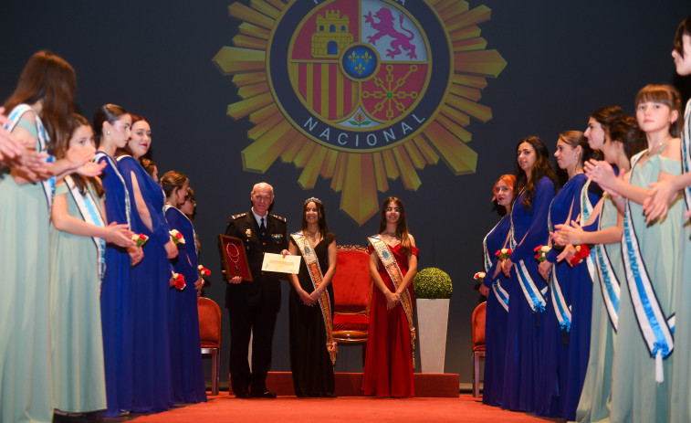 Fiesta del Aquelarre Poético en el teatro Rosaía