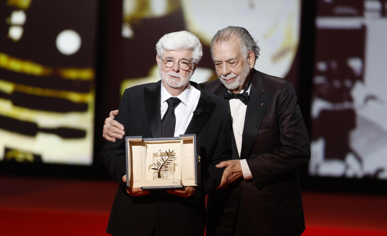 George Lucas recibe la Palma de Oro de Honor de Cannes de manos de su amigo Coppola