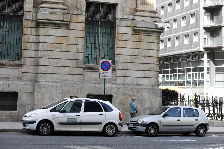 Se disparan las multas de la Policía Local de A Coruña por estacionar en carga y descarga