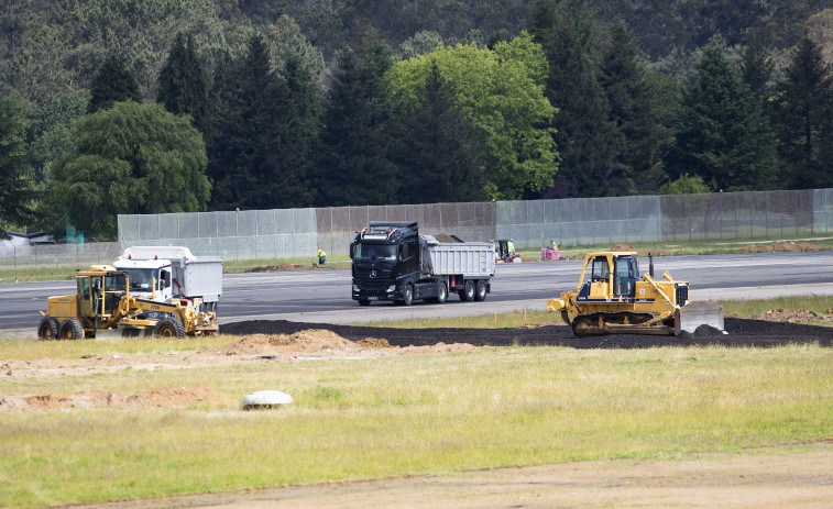 El aeropuerto de Vigo reabrirá este viernes tras las obras de remodelación de su pista